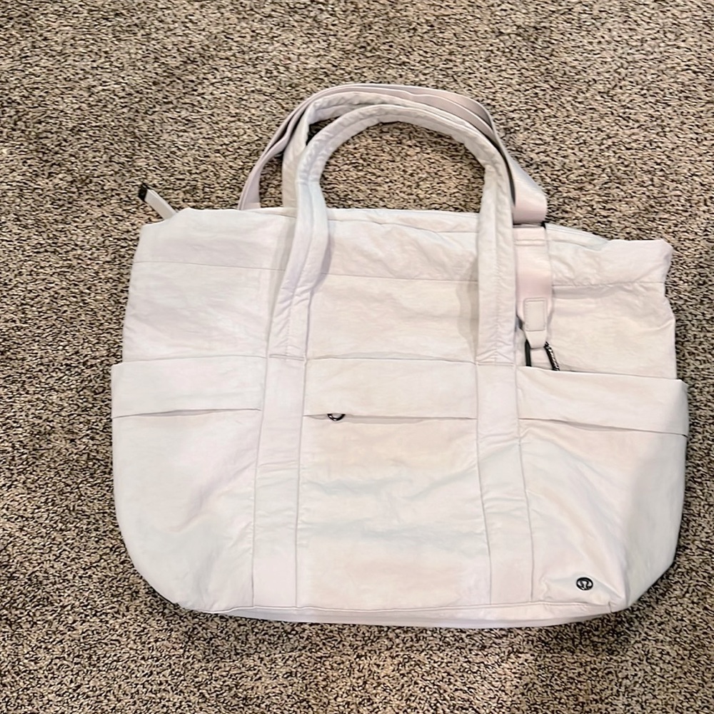 Lululemon Gray/silverish carryall weekender tote